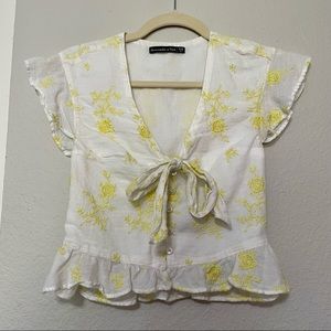 Abercrombie & Fitch White and Yellow Floral Shirt, size XXS